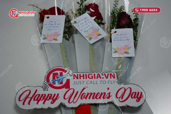 Hoa c&ugrave;ng lời ch&uacute;c y&ecirc;u thương cho ph&aacute;i đẹp Nhị Gia